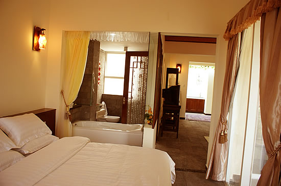  4606 情侣房 358元.jpg