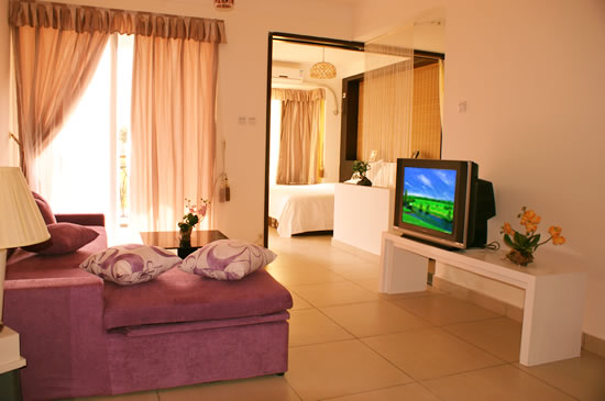  5206 大床房 358元.jpg