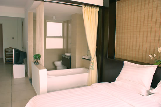  5207 大床房 358元.jpg